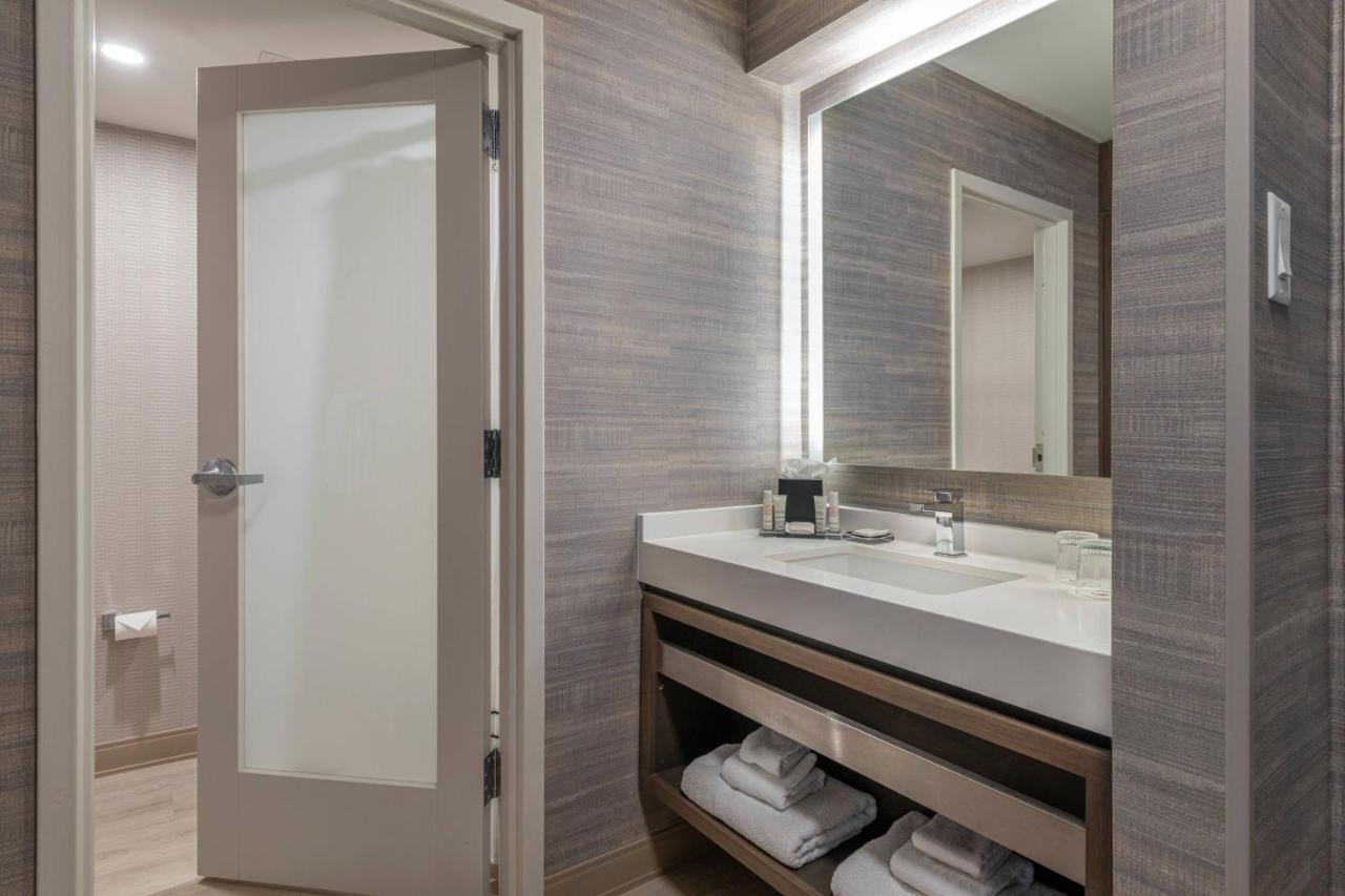 מלון Wichita Marriott מראה חיצוני תמונה