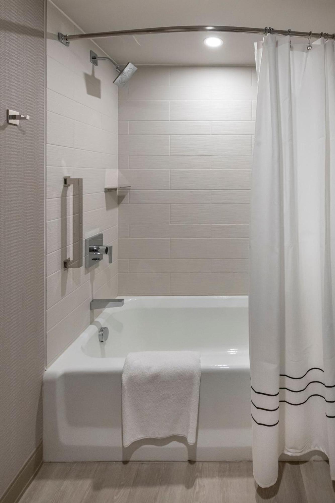 מלון Wichita Marriott מראה חיצוני תמונה