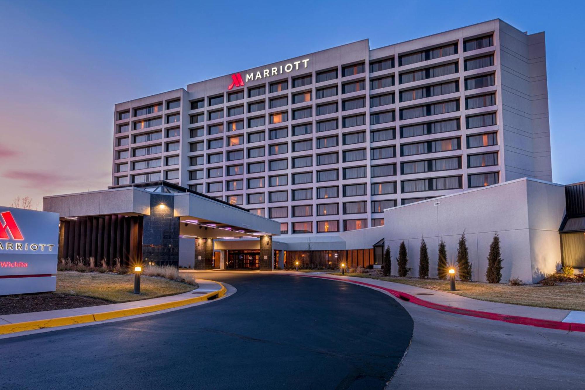 מלון Wichita Marriott מראה חיצוני תמונה
