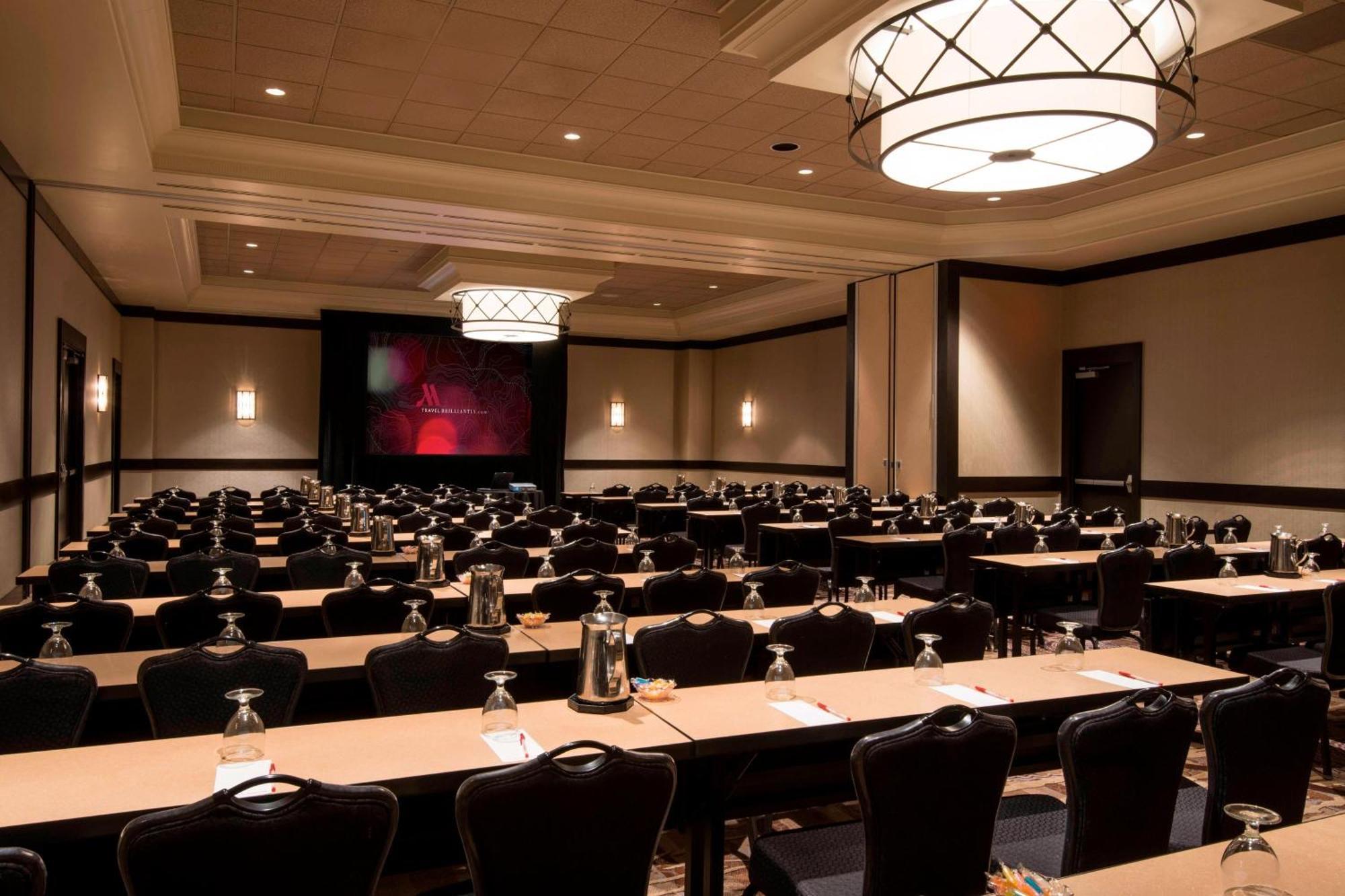 מלון Wichita Marriott מראה חיצוני תמונה